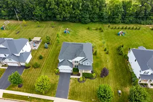 6543 Brookview Manor Dr, Galena, OH 43021 - Photo 3