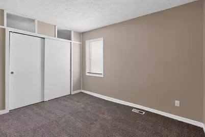 355 Woodlawn Avenue, Columbus, OH 43228 - Photo 21
