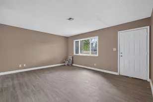 3919 Carlton Ave, Columbus, OH 43227 - Photo 9