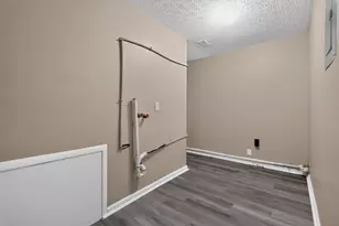 3919 Carlton Ave, Columbus, OH 43227 - Photo 15