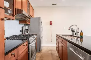742 N Pearl St, Columbus, OH 43215 - Photo 9