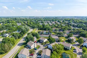 8040 Worthington Lake Dr, Westerville, OH 43081 - Photo 41