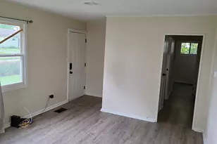 1058 E 26th Ave, Columbus, OH 43211 - Photo 7