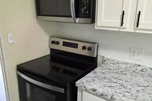 1058 E 26th Ave, Columbus, OH 43211 - Photo 3