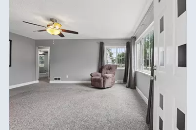 387 Maple Drive, Columbus, OH 43228 - Photo 7