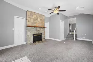 387 Maple Dr, Columbus, OH 43228 - Photo 19