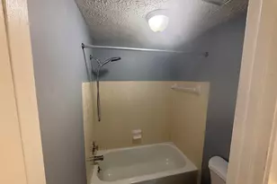 963 Cross Country Dr W, Westerville, OH 43081 - Photo 39
