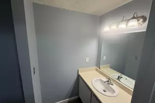 963 Cross Country Dr W, Westerville, OH 43081 - Photo 47