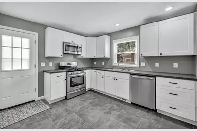2811 Brookpark Circle E, Grove City, OH 43123 - Photo 9