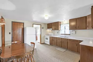 300 Halderman St, Amanda, OH 43102 - Photo 13