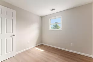660 Cherry Hollow Rd, Columbus, OH 43228 - Photo 25