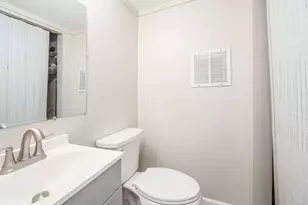 660 Cherry Hollow Rd, Columbus, OH 43228 - Photo 15