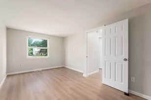 660 Cherry Hollow Rd, Columbus, OH 43228 - Photo 19