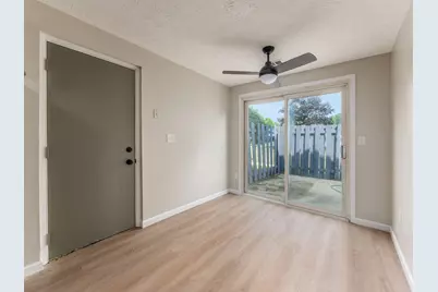 660 Cherry Hollow Road #E, Columbus, OH 43228 - Photo 7