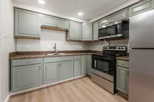 660 Cherry Hollow Rd, Columbus, OH 43228 - Photo 11