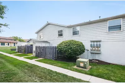 660 Cherry Hollow Road #E, Columbus, OH 43228 - Photo 33
