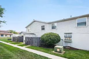 660 Cherry Hollow Rd, Columbus, OH 43228 - Photo 33