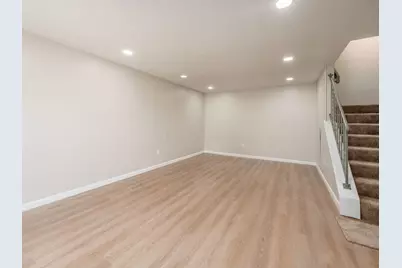 660 Cherry Hollow Road #E, Columbus, OH 43228 - Photo 3