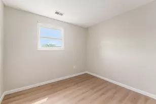660 Cherry Hollow Rd, Columbus, OH 43228 - Photo 23