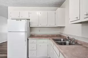 3931 Marsha Dr, Columbus, OH 43207 - Photo 9