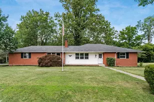 6016 Cherry Hill Dr, Columbus, OH 43213 - Photo 1