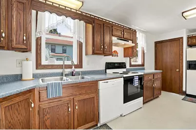 897 Brighton Boulevard, Zanesville, OH 43701 - Photo 11