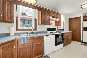 897 Brighton Blvd, Zanesville, OH 43701 - Photo 11