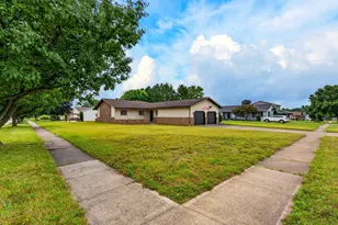 367 Lawnwood Dr, Circleville, OH 43113 - Photo 11