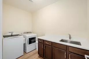 3832 Emmons Ave, Columbus, OH 43219 - Photo 21