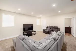3832 Emmons Ave, Columbus, OH 43219 - Photo 19