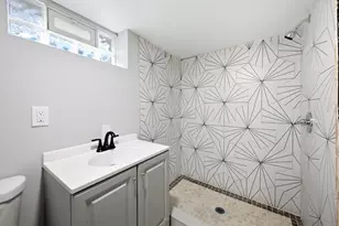 165 Demorest Ave, Columbus, OH 43204 - Photo 33