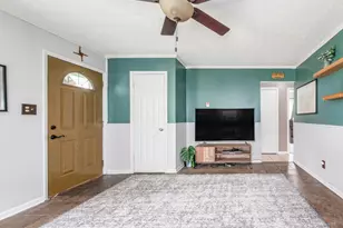 3774 Eisenhower Rd, Columbus, OH 43224 - Photo 9