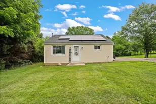 1722 Blue Jay Rd, Heath, OH 43056 - Photo 1