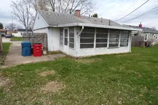 1067 Gilcrest Ave, Columbus, OH 43207 - Photo 3