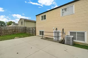 1435 E Mithoff St, Columbus, OH 43206 - Photo 3
