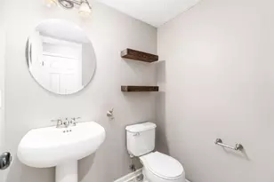 8446 Olenbrook Dr, Lewis Center, OH 43035 - Photo 19
