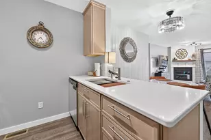 4036 Blendon Way Dr, Columbus, OH 43230 - Photo 19
