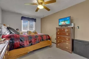 703 Cherry Hollow Rd, Columbus, OH 43228 - Photo 5