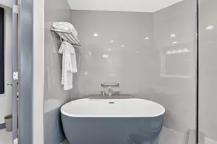 1 Miranova Pl, Columbus, OH 43215 - Photo 29