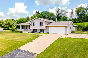 746 Spring Falls Ave, Springfield, OH 45502 - Photo 3
