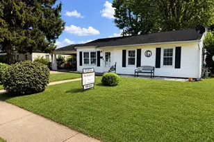 395 Sunnyview Dr, Circleville, OH 43113 - Photo 1