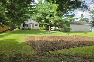 6028 Radekin Rd, Columbus, OH 43232 - Photo 3