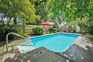 1283 Hunter Ave, Columbus, OH 43201 - Photo 1
