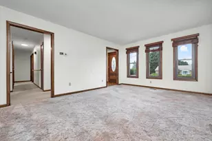 110 N Heatherhill Dr, Bellefontaine, OH 43311 - Photo 5