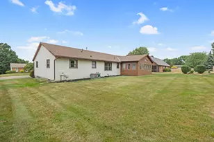 110 N Heatherhill Dr, Bellefontaine, OH 43311 - Photo 37