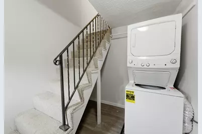 546 E Jenkins Avenue, Columbus, OH 43207 - Photo 29