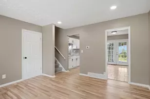 2331 Dunning Ct, Columbus, OH 43219 - Photo 7