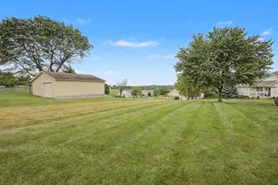 6 Fairway Dr, Mount Vernon, OH 43050 - Photo 3