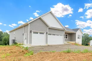 621 Trapp Ln, Hopewell, OH 43746 - Photo 3