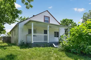 424 Emmit Ave, Columbus, OH 43228 - Photo 1